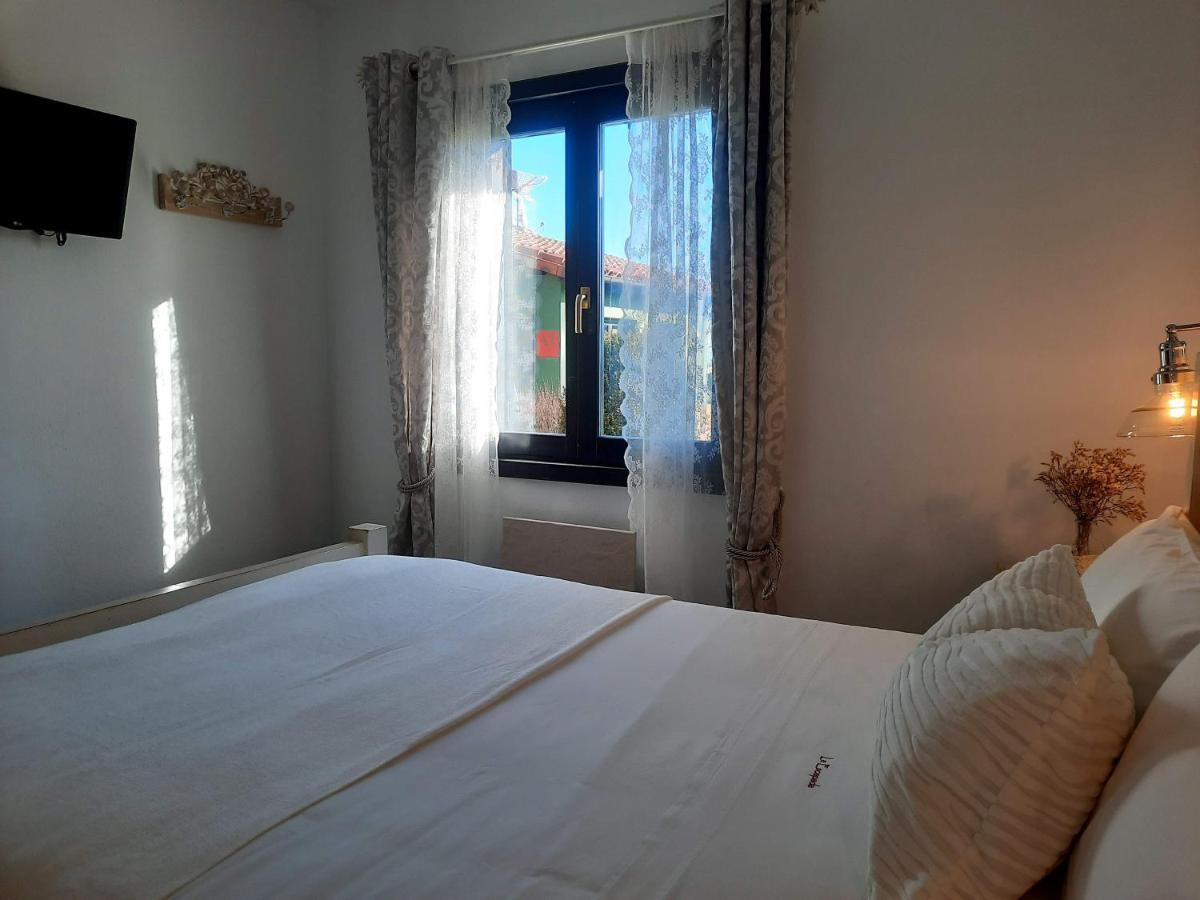 Apartamentos Rurales "La Escapada" บีญาวิซิโอซา ภายนอก รูปภาพ